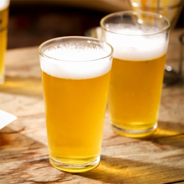 Ölmugg i glas, amerikansk bred mun lämplig för öljuice