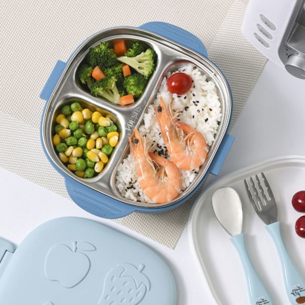 Lunchlåda med sked och gaffel Matförvaring