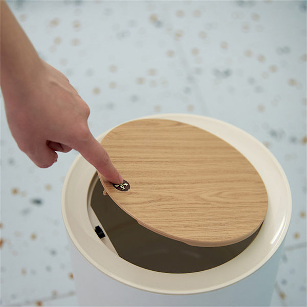 Plastsoptunna med lock Enkel japansk stil Lämplig