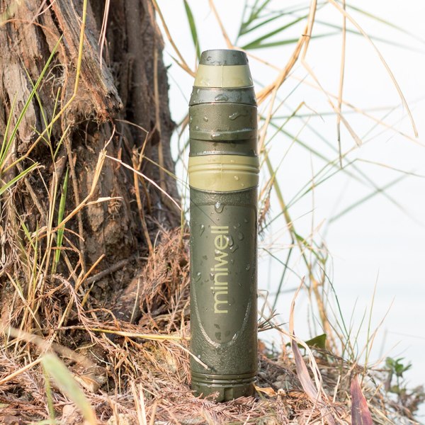 Enskild soldat vattenrening sugrör dricksvatten