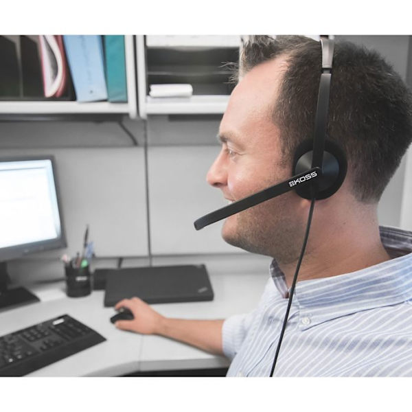 KABELDE TELEFONHØRER MED ANTISUSEMICROFON, KONTOR VIDEOKONFERENCER KOSS CS200 USB SORT 94393