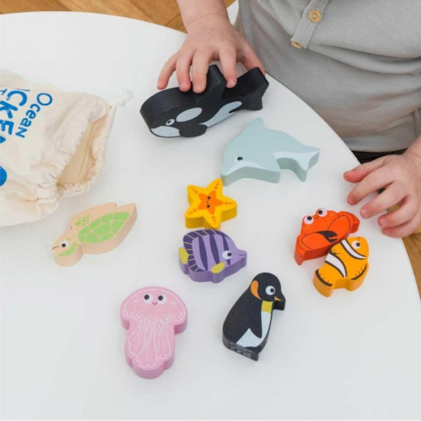 Trælegetøj - LE TOY VAN - Ocean Folding Tower - 9 figurer - FSC Sort og hvid