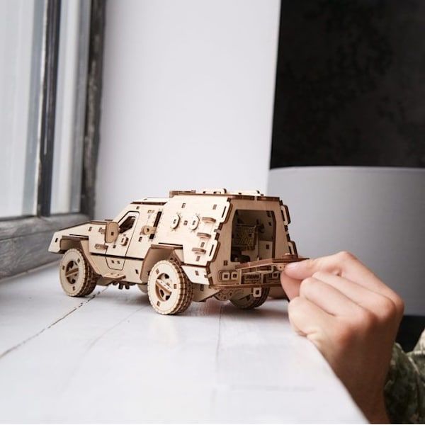 Dozor-B Kampvogn - Ugears - 3D Puslespil i Træ