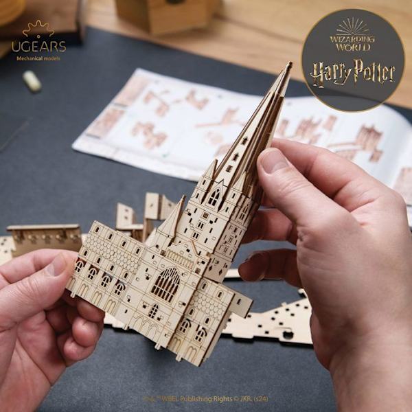 Château de Poudlard ™ – Ugears - 3D puslespil i træ
