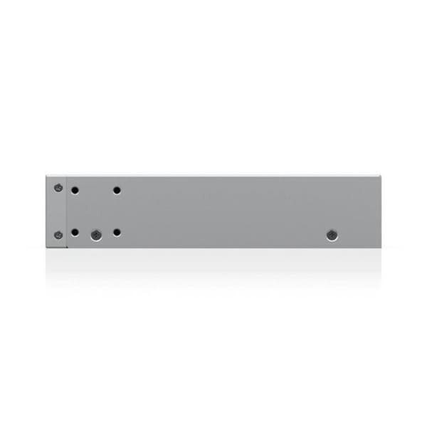UbiQuiti USW-24-POE Switchar