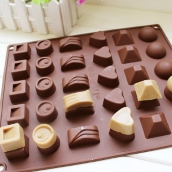 6 Olika Praliner Pralinform Halvcirklar Hjärta SIlikonform Chokladform Brun