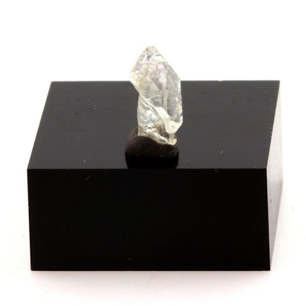Kivet ja mineraalit. Kvartsi valtikka. 0,85 ct. Mörchnerkar, Tiroli, Itävalta. Harvinainen.