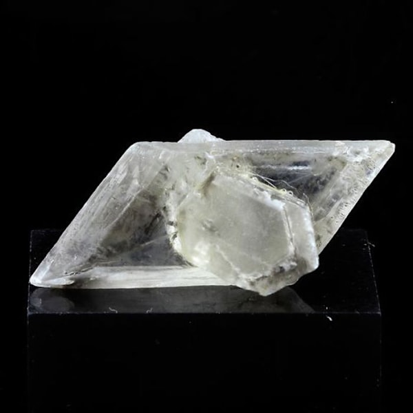 Kivet ja mineraalit. Kipsi. 30,0 ct. Le Monestier-du-Percy, Isère, Ranska..