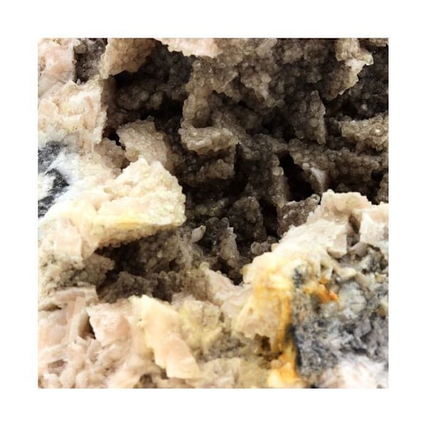 Sten og mineraler. Dolomit + Calcit. 3641,0 ct. Anduze, Gard, Frankrig.