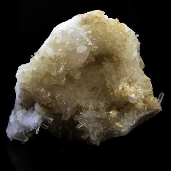 Kivet ja mineraalit. Kvartsi. 2314,0 ct. Allevard, Isère, Ranska..