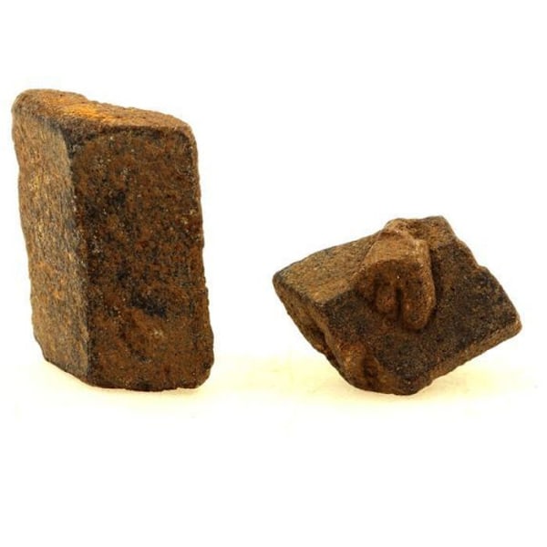 Sten og mineraler. Staurolit. (2 stk) 111,25 ct. Kerzest, Coray, Finistère, Frankrig.