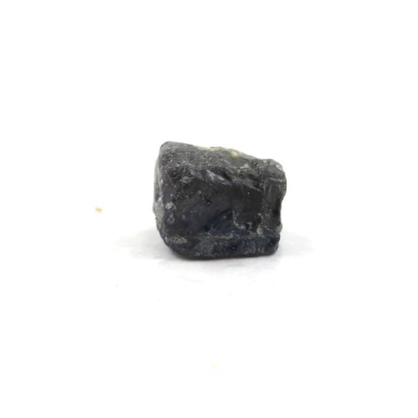 Sten og mineraler. Safir. 0,57 ct. Ambatondrazaka, Alaotra-Mangoro, Madagaskar.