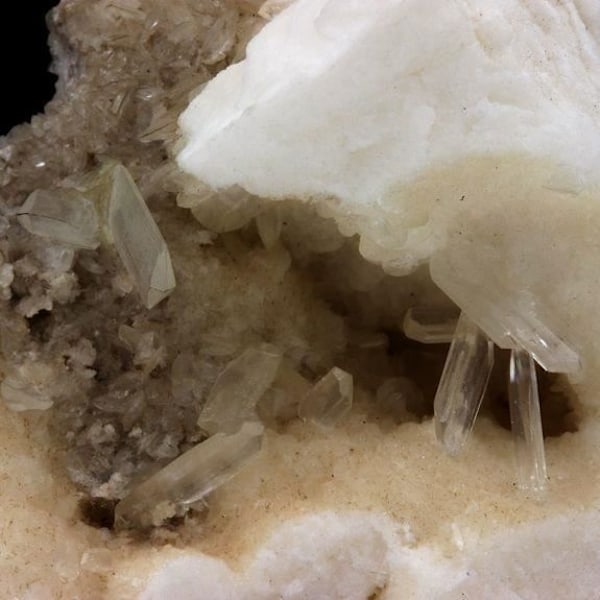 Kipsi - ABIJOUX - 673,4 ct - Zaragoza, Aragón, Espanja Flerfärgad