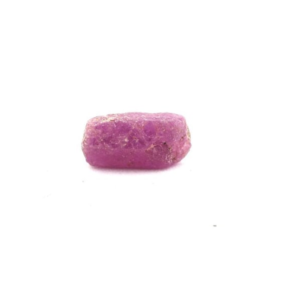 Sten og mineraler. Rubin. 3,85 øre. Kiteto-distriktet, Manyara-regionen, Tanzania. Röd