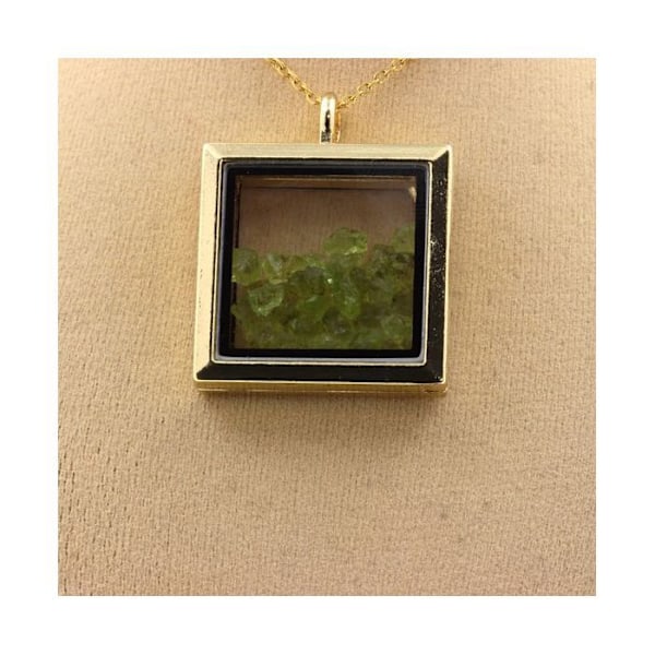 Collier - ABIJOUX - Modèle carré - Péridot brut - Rustfrit stål - Flydende glas Guld