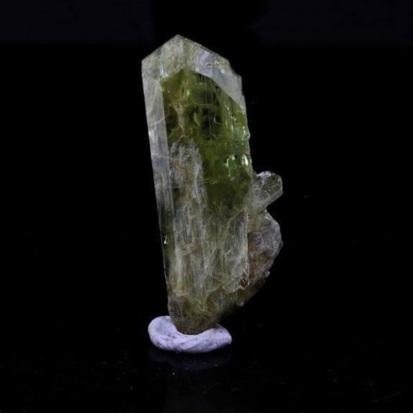 Kivet ja Mineraalit. Krysoberyyli. 8,88 ct. Alaotrajärvi, Ambatondrazaka, Madagaskar.