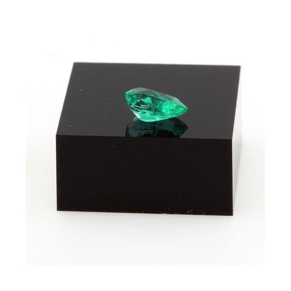 Emerald 0,71 karat Grön