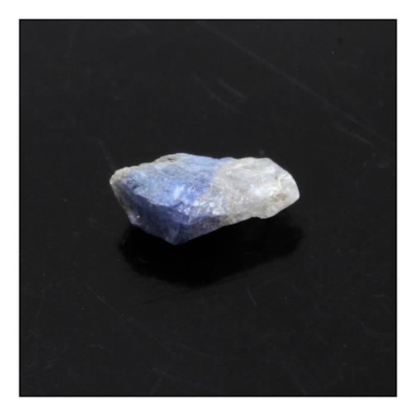 Stenar och mineraler. Benitoite. 0,150 cent. San Benito Co., Kalifornien, USA.