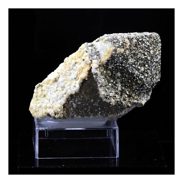 Kivet ja mineraalit. Pyriitti + kvartsi. 269,0 senttiä. Panasqueiran kaivokset, Covilhã, Portugali.