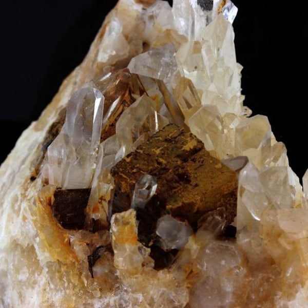 Sten og mineraler. Kvarts + siderit. 1132,5 øre. Allevard, Isère, Frankrig.