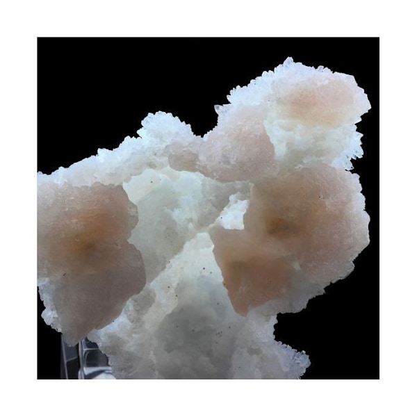 Stenar och mineraler. Stilbit + Kalcedon. 934,0 ct. Jalgaon, Maharashtra, Indien.
