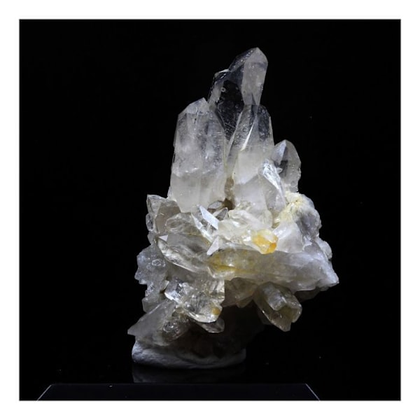 Kivet ja mineraalit. Kvartsi. 69,0 ct. Grandes Roussesin vuoristo, Isère, Ranska.