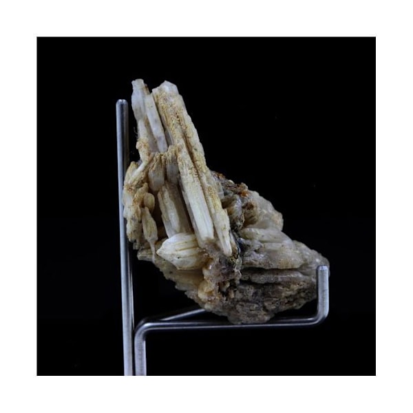 Kivet ja Mineraalit. Cerussite. 99,5 ct. Lescuren kaivos, Mayres, Ardèche, Ranska.