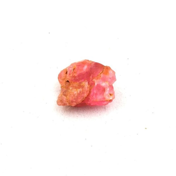 Kivet ja mineraalit. Spinelli. 1,04 senttiä. Tansania.