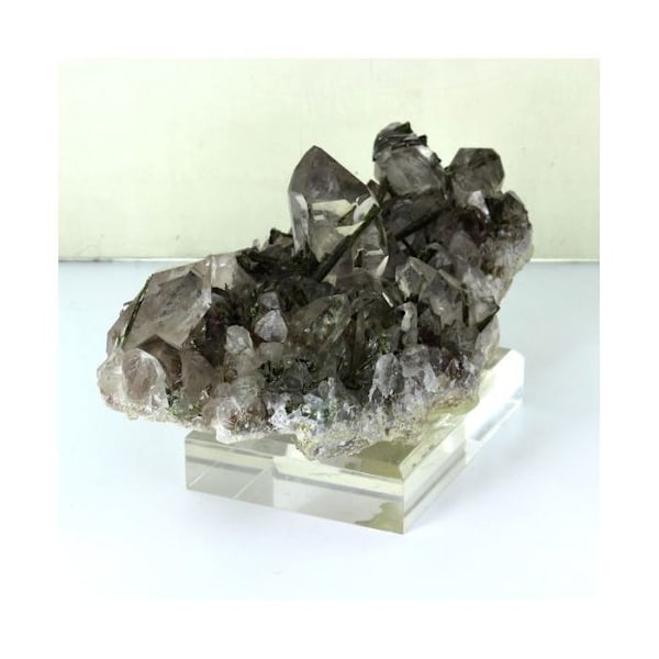 Sten og mineraler. Kvarts + Epidot. 5530,0 øre. (1,1 kg) Caetité, Bahia, Brasilien.