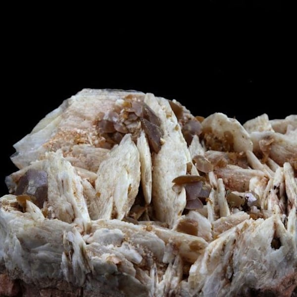 Sten og mineraler. Wulfenit + Baryt. 772,5 øre. Lantignié, Frankrig.