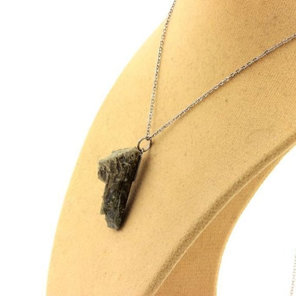 Collier Epidote rå - ABIJOUX - Belledonne - 16.09 ct - Rostfritt stål - Unisex Grön