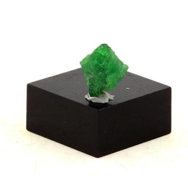 Stenar och mineraler. Tsavorite granat. 3,47 ct. Manyara-regionen, Tanzania.