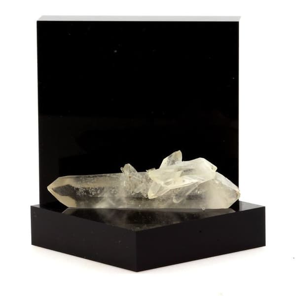 Bitterminated Quartz 36,7 karaattia Vit