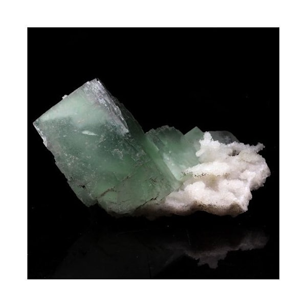 Sten og mineraler. Fluorit, kvarts. 2449,0 øre. De'an, Jiangxi, Kina. Lila