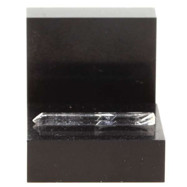 Quartz - La Gardette - 1.79 ct - Grå - 27 x 3 x 2 mm - Certifikat av autenticitet