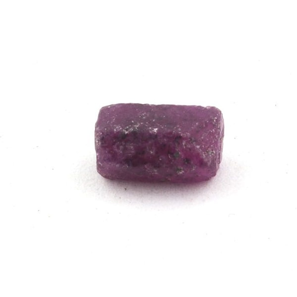 Kivet ja mineraalit. Rubiini. 3,68 ct. Kiteton piiri, Manyaran alue, Tansania.