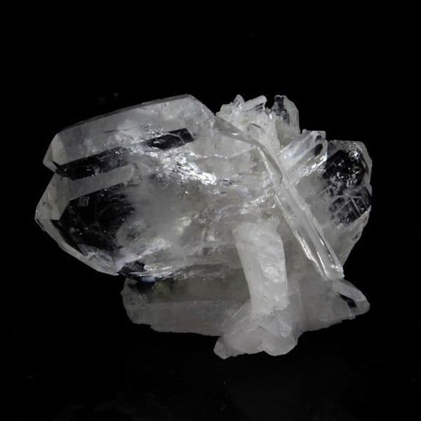 Stenar och mineraler. Själskvarts (faden kvarts). 20,0 ct. De tre biskopsråden, La Grave, Frankrike.