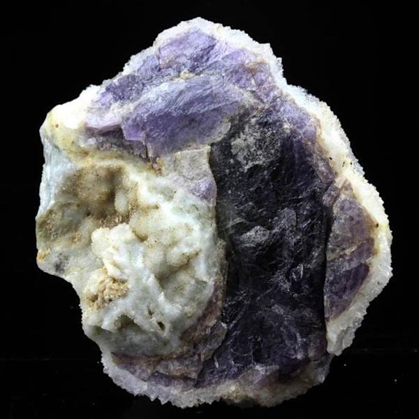 Sten og mineraler. Kvarts, Fluorit. 502,5 øre. Pont des Bouyges, Corrèze, Frankrig.