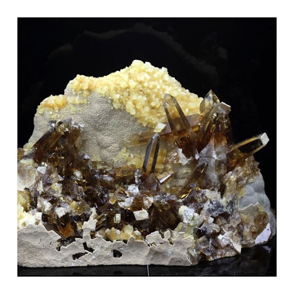 Sten og mineraler. Baryt, Calcit. 1892,0 ct. Elk Creek by, South Dakota, USA.