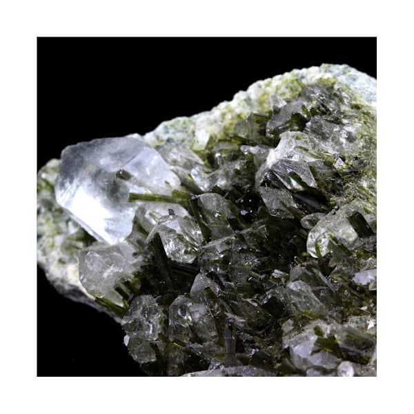 Sten og mineraler. Kvarts + Epidot. 495,0 ct. Cevins, Savoie, Frankrig..