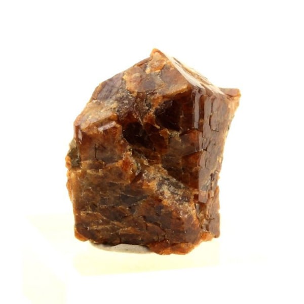 Sten og mineraler. Grossulær granat-Andradite. 29,0 ct. Pyrénées-Orientales, Frankrig.. Röd