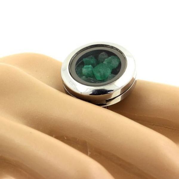 Kivet ja mineraalit. Raw Emerald sormus. Säädettävä koko. Grön