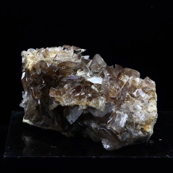 Sten og mineraler. Aksinitis. 48,5 ct. La Balme d'Auris, Bourg d'Oisans, Isère, Frankrig..