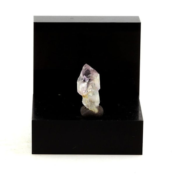 Kivet ja mineraalit. Kvartsi-ametisti valtikka. 2,38 ct. Mörchnerkar, Tiroli, Itävalta. Harvinainen.