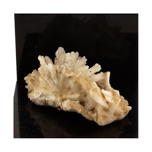 Sten og mineraler. Aragonit. 76,6 ct. Batère mine, Pyrénées-Orientales, Frankrig.