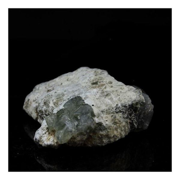 Kivet ja mineraalit. Prehnite. 58,0 ct. La Combe de la Selle, Bourg d'Oisans, Ranska.