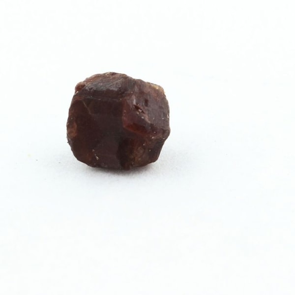 Sten og mineraler. Granat. 0,649 cent. Skardu-området, Gilgit-Baltistan, Pakistan.