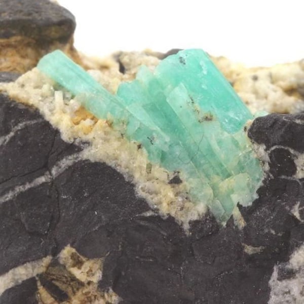 Ädelsten - ABIJOUX - Smaragd - Grön - 1113,20 ct - Äkthetscertifikat Grön