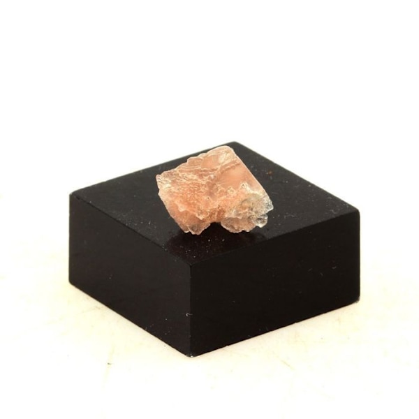 Stenar och mineraler. Rosa fluorit. 3,20 cent. Talèfre, Mont-Blanc-massivet, Frankrike. Rosa