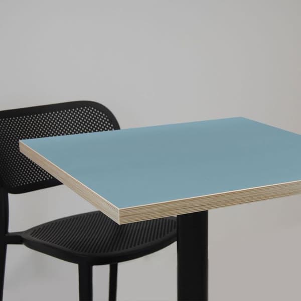Tabel 70 x 70 cm - model Bazila blå cedertræ kanter Blå